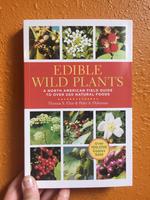 Edible Wild Plants: A North American Field Guide to Over 200 Natural Foods