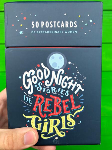 Good Night Stories for Rebel Girls: 50 Postcards